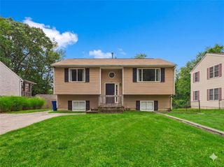 52 Meadowrue Trail, Narragansett, RI 02874