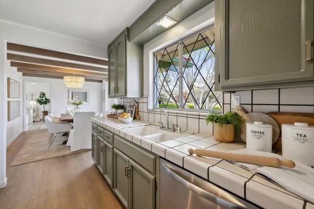 836 Bauer Court, San Carlos, CA 94070