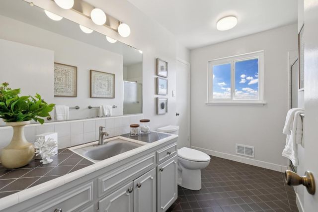 836 Bauer Court, San Carlos, CA 94070