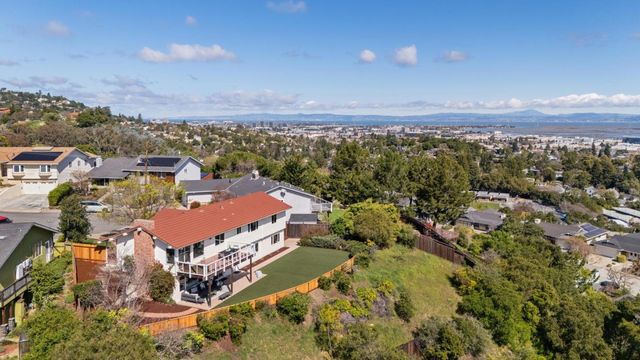 836 Bauer Court, San Carlos, CA 94070