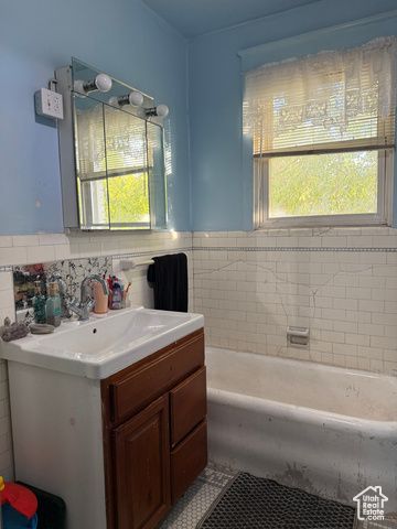 25 W MAIN ST, Moroni, UT 84646