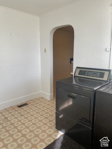 25 W MAIN ST, Moroni, UT 84646