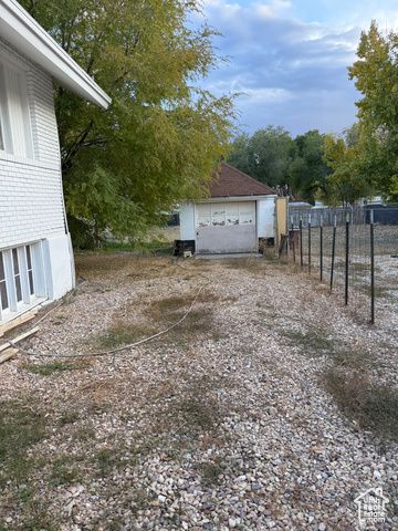 25 W MAIN ST, Moroni, UT 84646