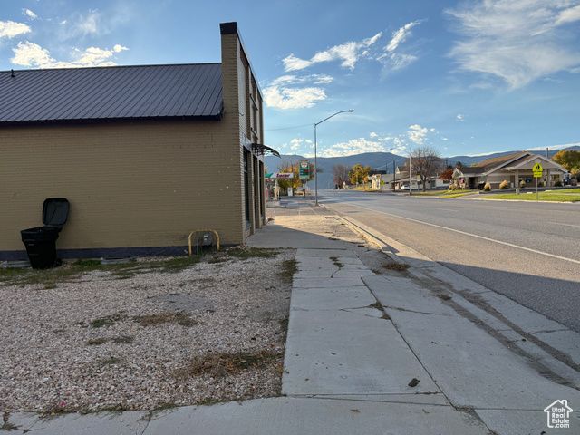 25 W MAIN ST, Moroni, UT 84646