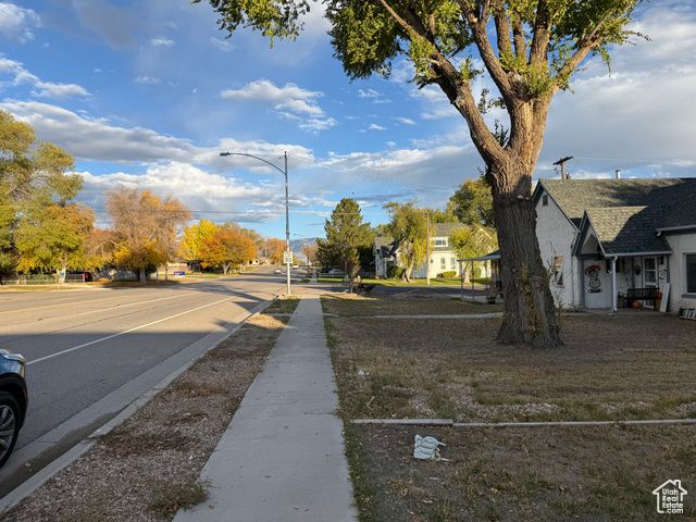 25 W MAIN ST, Moroni, UT 84646