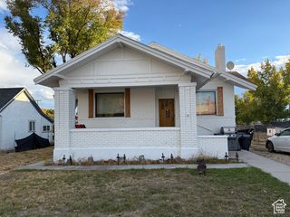 25 W MAIN ST, Moroni, UT 84646