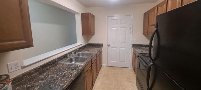 7104 Fairington Ridge Circle, Lithonia, GA 30038