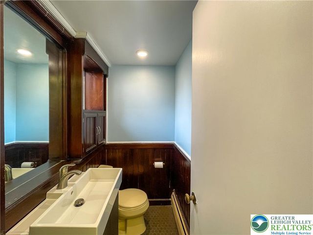 6869 Spring Creek, Lower Macungie Twp, PA 18062