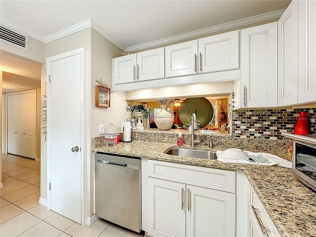 12 ESCONDIDO COURT 113, Altamonte Springs, FL 32701