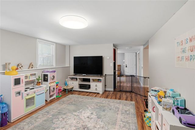 12 Setian Circle, Johnston, RI 02919