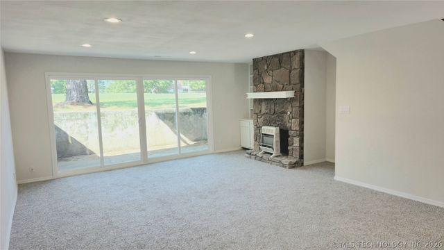 701 Lakeshore Drive 10, Eufaula, OK 74432