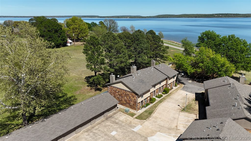 701 Lakeshore Drive 10, Eufaula, OK 74432