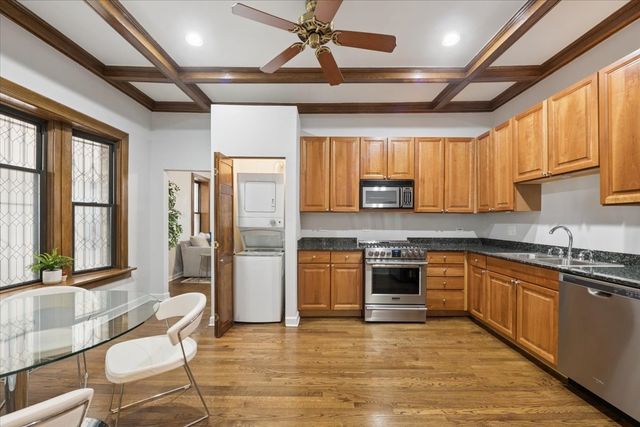 4028 N Sheridan Road 1R, Chicago, IL 60613