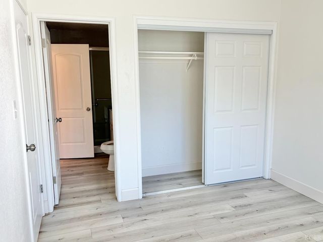 1913 Stratford Way, Hanford, CA 93230