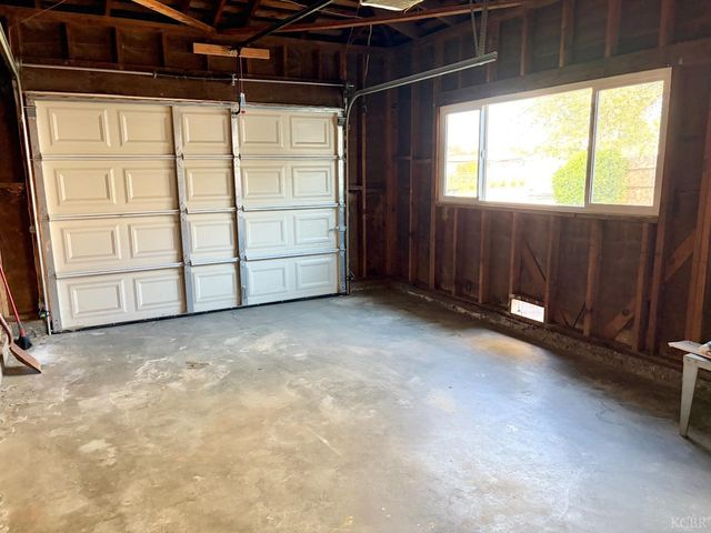 1913 Stratford Way, Hanford, CA 93230