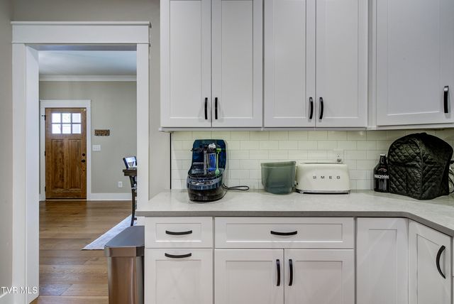 301 Princeton Gardens Drive, Johnson City, TN 37601