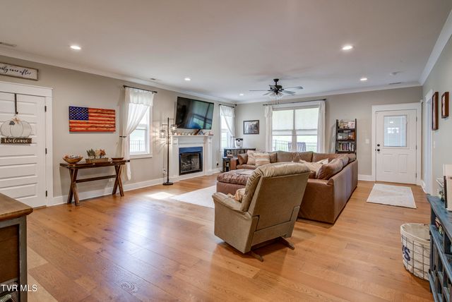301 Princeton Gardens Drive, Johnson City, TN 37601
