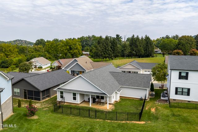 301 Princeton Gardens Drive, Johnson City, TN 37601