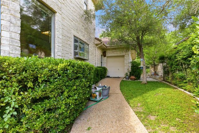 34 Wingreen LOOP, The Hills, TX 78738