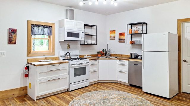 365 Mondamin Tr, La Pointe, WI 54850