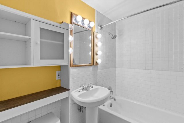 546 Sumner STREET, Genoa City, WI 53128