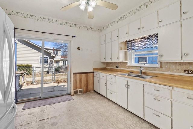 546 Sumner STREET, Genoa City, WI 53128