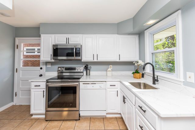 4253 6th Street NE, Columbia Heights, MN 55421