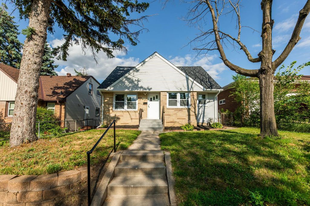 4253 6th Street NE, Columbia Heights, MN 55421
