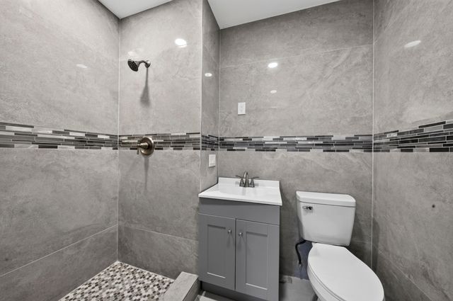 1970 NE 32nd Street, Lighthouse Point, FL 33064