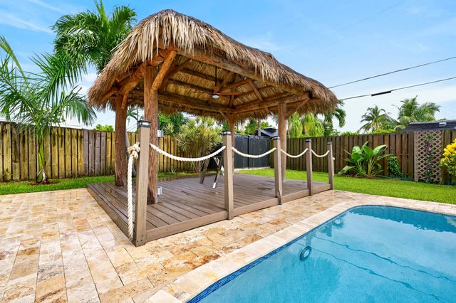 1970 NE 32nd Street, Lighthouse Point, FL 33064