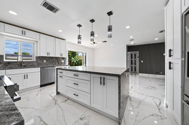 1970 NE 32nd Street, Lighthouse Point, FL 33064
