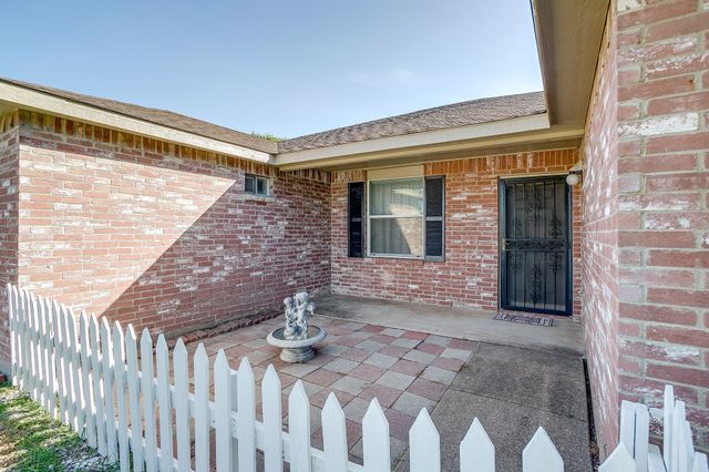 1516 Windy Meadows Drive, Burleson, TX 76028