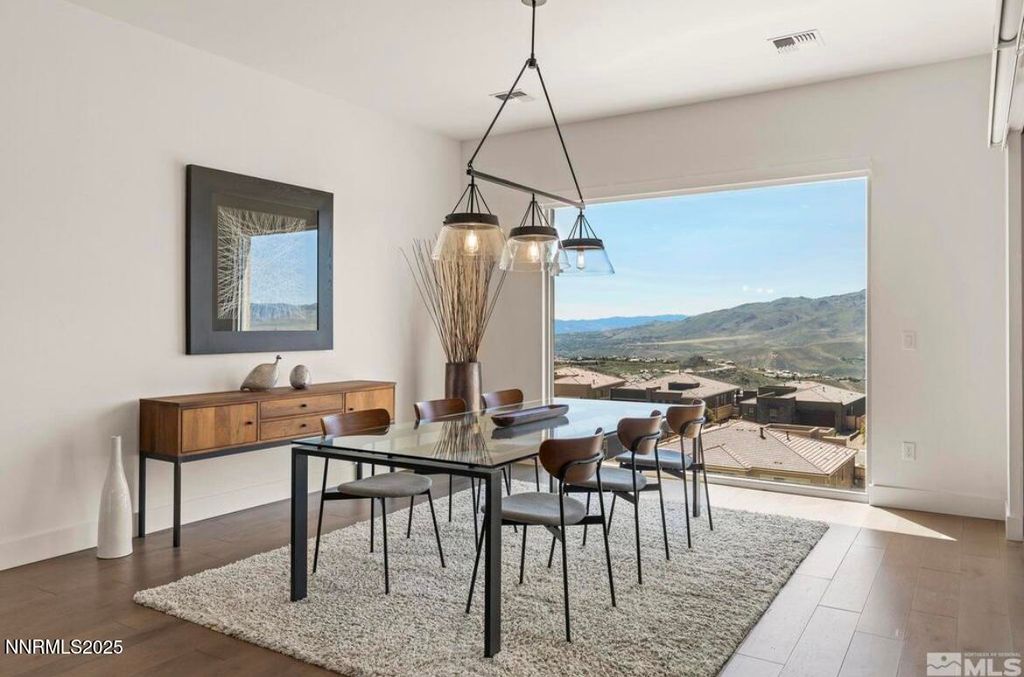 Image 10 of property listing at 9176 Graycliff Lane, Reno, NV 89523