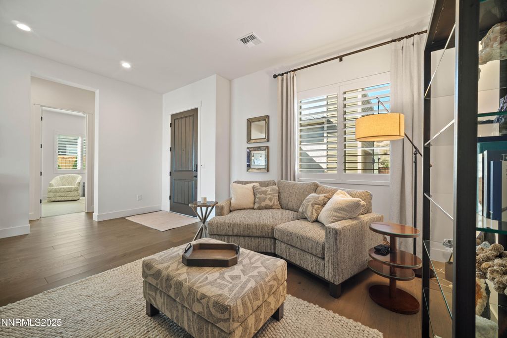 Image 19 of property listing at 9176 Graycliff Lane, Reno, NV 89523