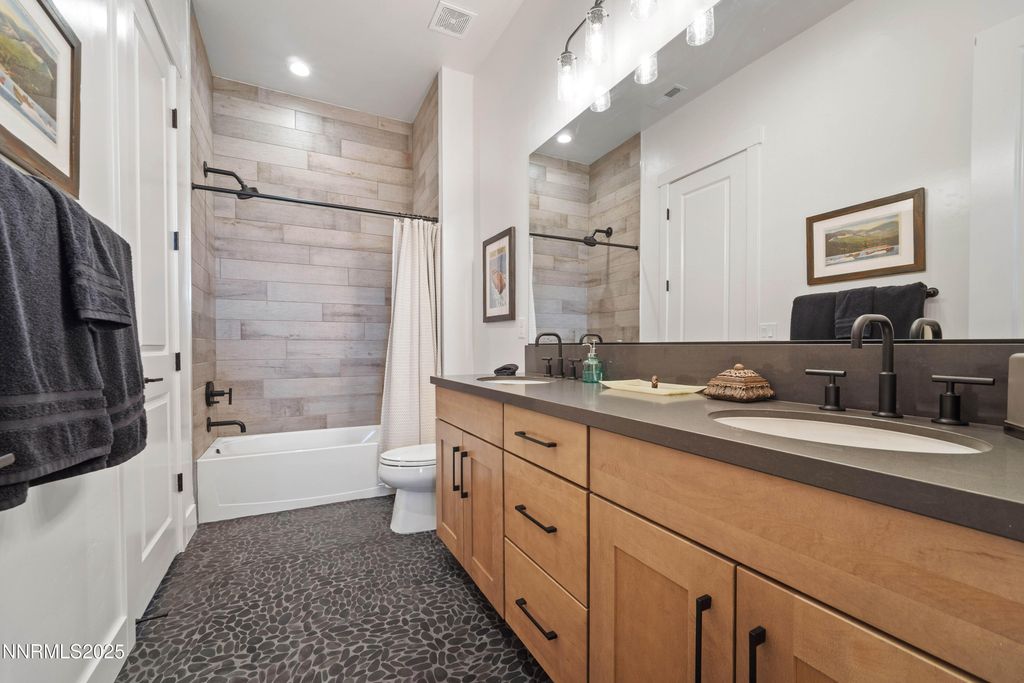 Image 35 of property listing at 9176 Graycliff Lane, Reno, NV 89523