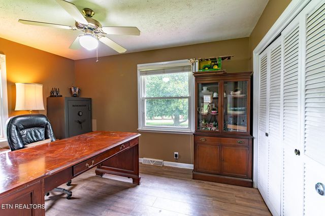 112 S Hummingbird Lane, Dickson, TN 37055