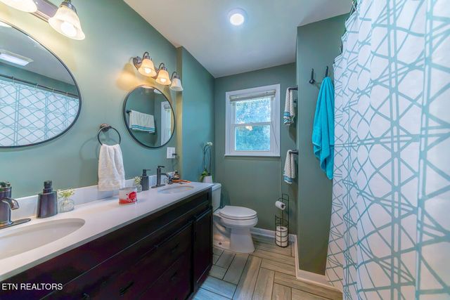 112 S Hummingbird Lane, Dickson, TN 37055