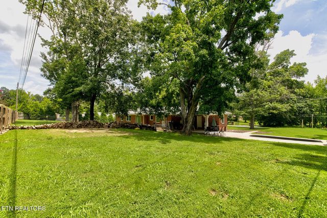 112 S Hummingbird Lane, Dickson, TN 37055