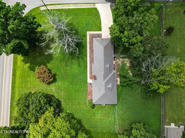 112 S Hummingbird Lane, Dickson, TN 37055