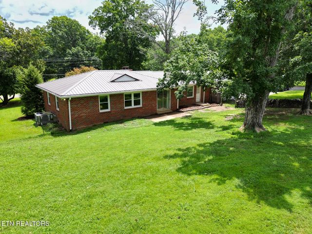 112 S Hummingbird Lane, Dickson, TN 37055