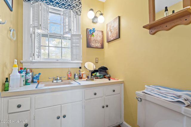 300 S Englewood Drive, Rocky Mount, NC 27804