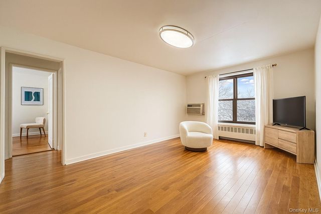 7 Terrace Circle 3D, Great Neck, NY 11021