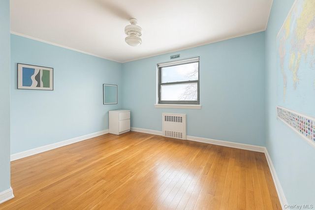 7 Terrace Circle 3D, Great Neck, NY 11021