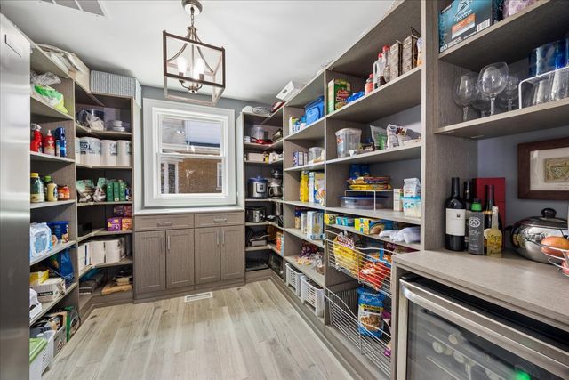 5613 N Nottingham Avenue, Chicago, IL 60631