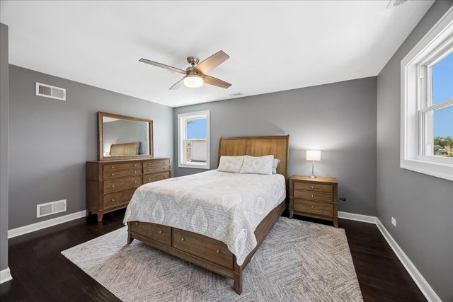 5613 N Nottingham Avenue, Chicago, IL 60631