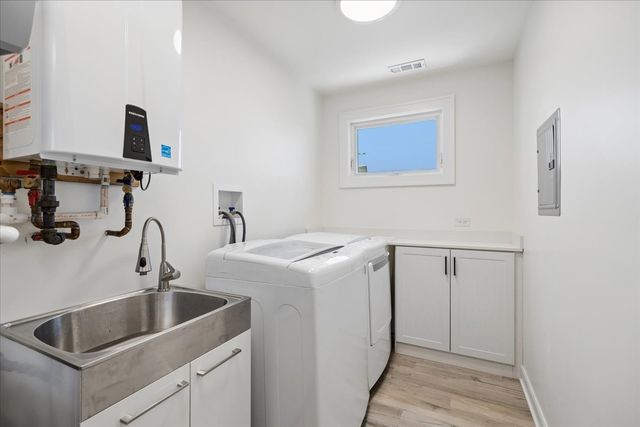 5613 N Nottingham Avenue, Chicago, IL 60631
