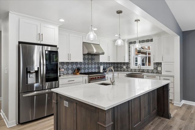 5613 N Nottingham Avenue, Chicago, IL 60631