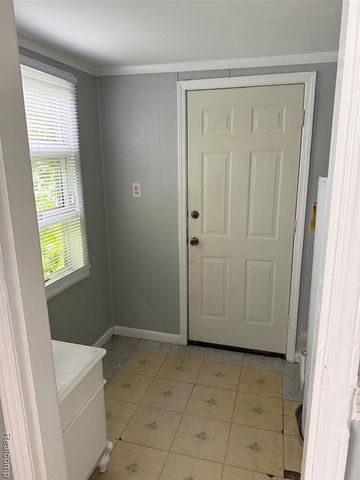 15645 Semrau Avenue, Eastpointe, MI 48021