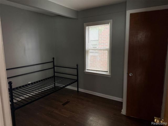 15645 Semrau Avenue, Eastpointe, MI 48021