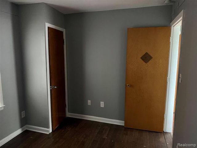 15645 Semrau Avenue, Eastpointe, MI 48021